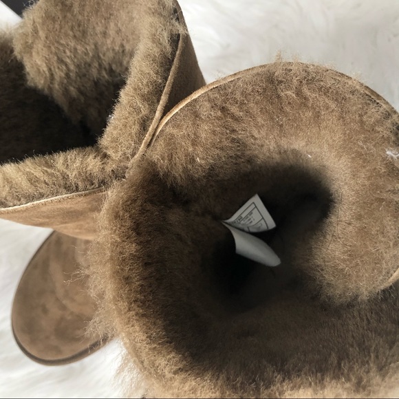 UGG Australia Bailey Button Sheepskin Boot - Picture 4 of 8